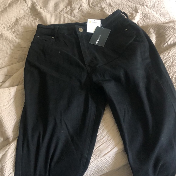 Never wore clothes - Picture 2 of 5